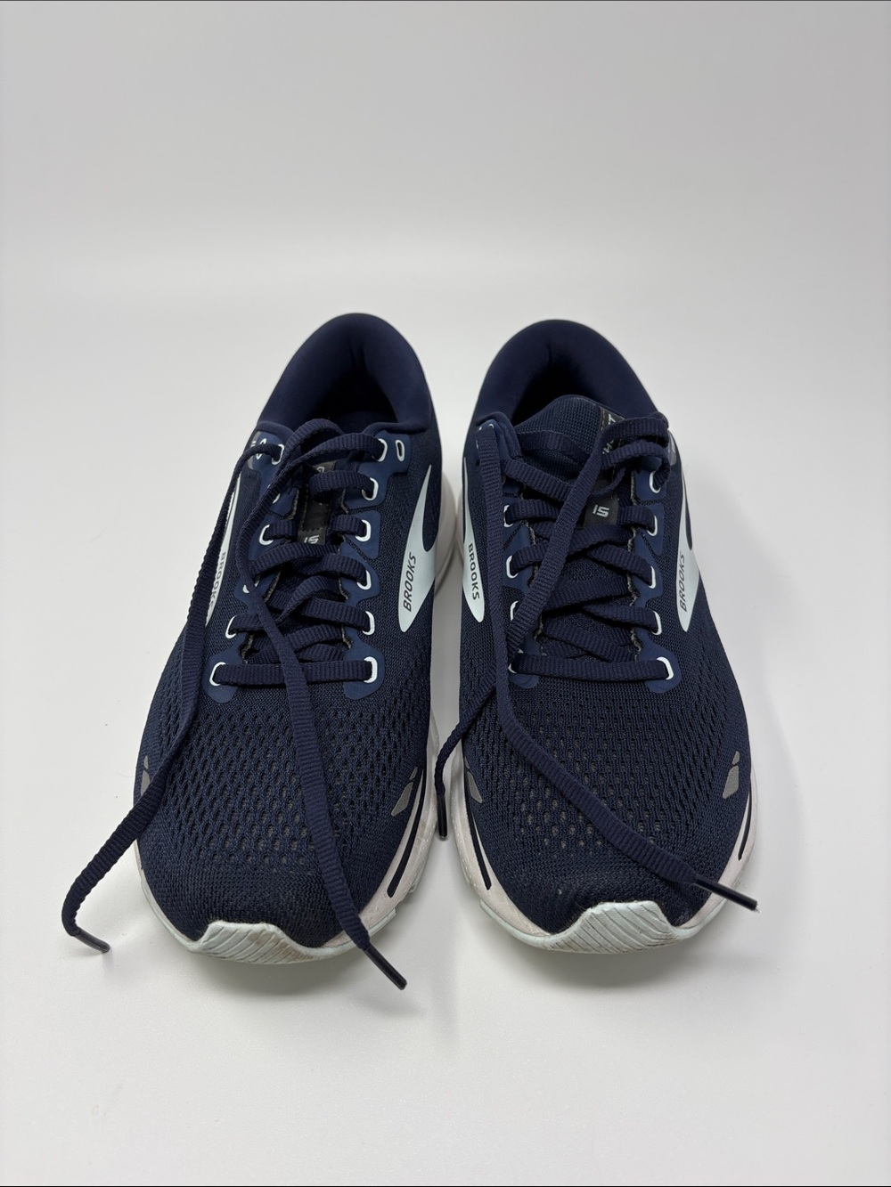 Brooks Woman’s Navy Running Shoes